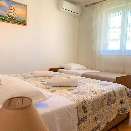 Roko Apartment House Primošten Esterno foto
